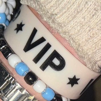 VIP Bracelet (White/Black) (Glow)